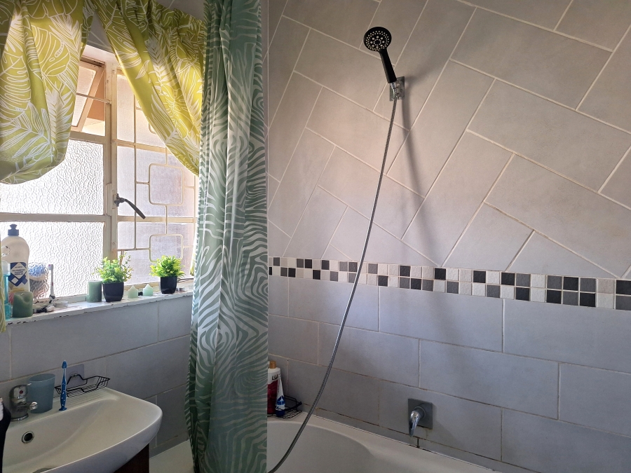 4 Bedroom Property for Sale in Van Riebeeck Hoogte Eastern Cape